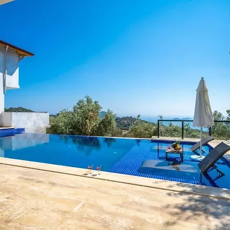 Kalkan Deniz Manzarali Havuzlu Bahceli Villa Kaş
