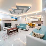 Villa Kalkan Deniz Manzaralı Havuzlu Bahçeli *