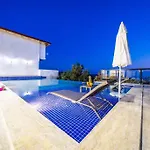 Kalkan Deniz Manzaralı Havuzlu Bahçeli Villa Kaş