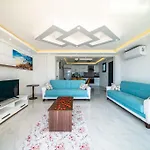 Kalkan Deniz Manzaralı Havuzlu Bahçeli