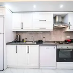 Kalkan Deniz Manzaralı Havuzlu Bahçeli Villa Kaş