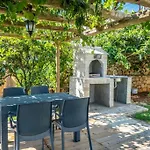 Kalkan Deniz Manzaralı Havuzlu Bahçeli