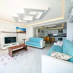 Villa Kalkan Deniz Manzaralı Havuzlu Bahçeli