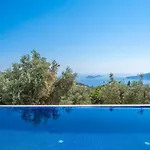 Kalkan Deniz Manzaralı Havuzlu Bahçeli Kaş