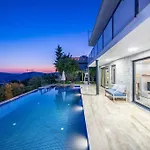 Kalkan Deniz Manzaralı Havuzlu Bahçeli * Kaş