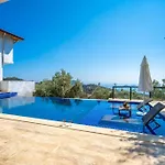 Kalkan Deniz Manzaralı Havuzlu Bahçeli Villa Kaş