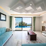Kalkan Deniz Manzaralı Havuzlu Bahçeli