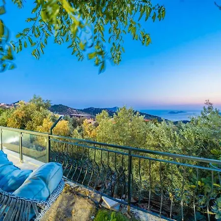 Kalkan Deniz Manzarali Havuzlu Bahceli
