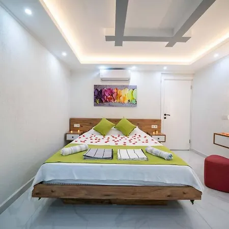 别墅 Kalkan Deniz Manzarali Havuzlu Bahceli