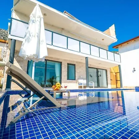 Kalkan Deniz Manzarali Havuzlu Bahceli *