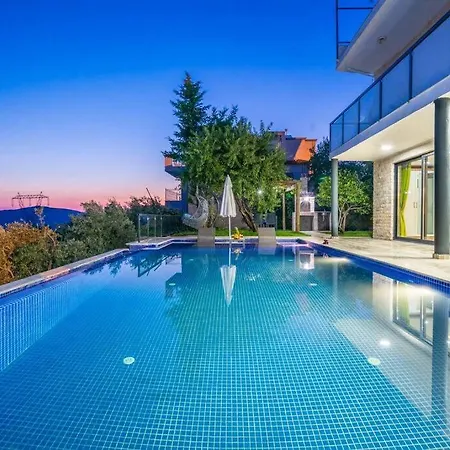 Kalkan Deniz Manzarali Havuzlu Bahceli