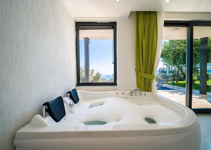 Kalkan Deniz Manzarali Havuzlu Bahceli * 卡斯