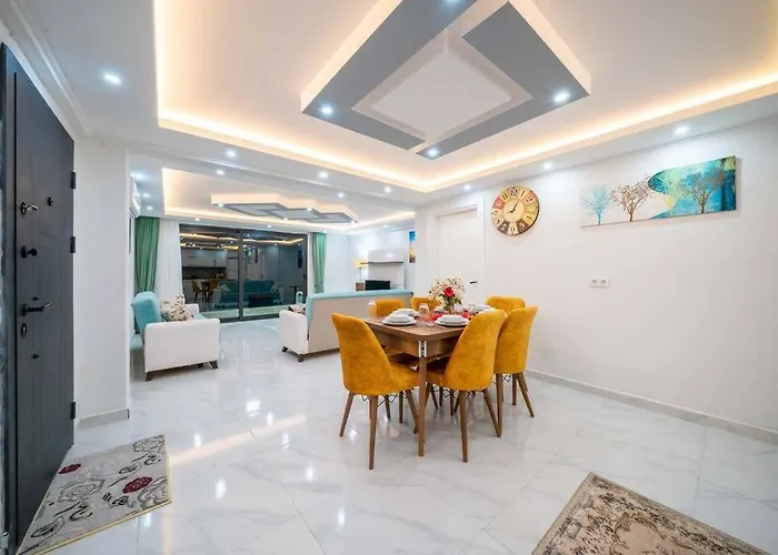 Kalkan Deniz Manzarali Havuzlu Bahceli 卡斯