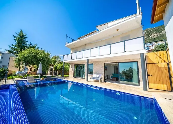 别墅 Kalkan Deniz Manzarali Havuzlu Bahceli