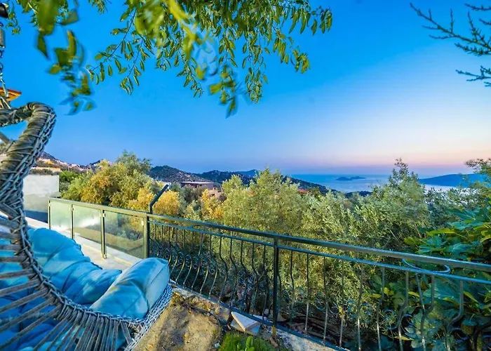 Kalkan Deniz Manzarali Havuzlu Bahceli