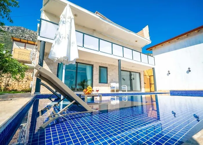 Kalkan Deniz Manzarali Havuzlu Bahceli *