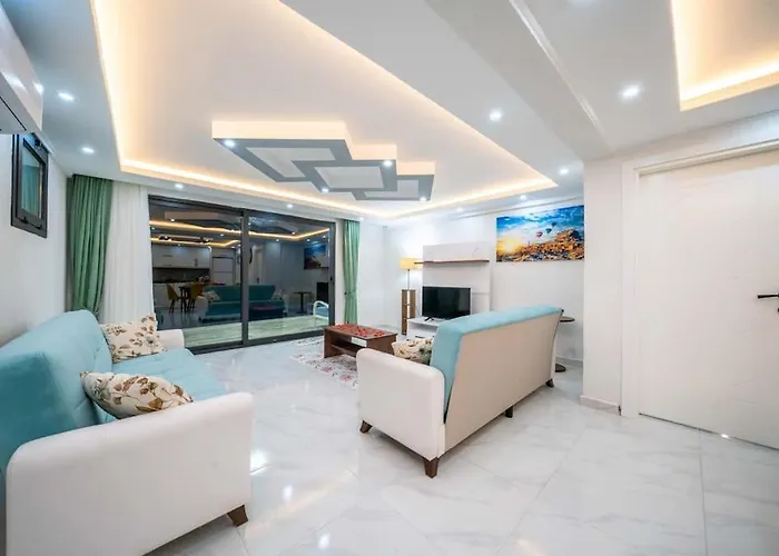 别墅 Kalkan Deniz Manzarali Havuzlu Bahceli