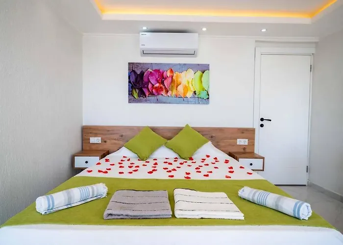 Kalkan Deniz Manzarali Havuzlu Bahceli 别墅 卡斯