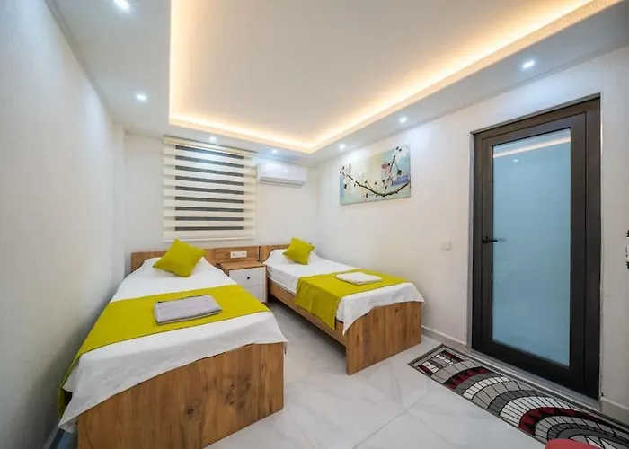 Kalkan Deniz Manzarali Havuzlu Bahceli *