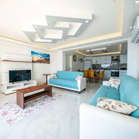 Villa Kalkan Deniz Manzarali Havuzlu Bahceli